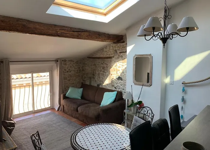 Loft 3 pièces dans vieil Antibes